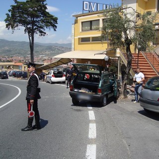 Diano Marina: incidente su Capo Berta, 77enne in auto sfonda un muretto