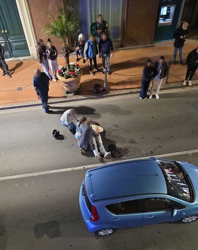Bordighera, incidente in via Vittorio Emanuele II: un ferito (Foto)