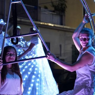 Imperia: arriva ‘Illumina’, parata luminosa tra magia e spettacolo sul porto di Oneglia