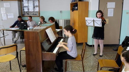 Imperia: la giovanissima Irene Geranio con il suo violino conquista il primo premio al concorso Centurione Imperia: la giovanissima Irene Geranio con il suo violino conquista il primo premio al concorso Centurione