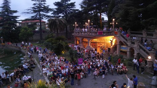 Imperia: tanta la partecipazione all'incontro 'Luci contro le mafie' organizzato da Libera a villa Grock Imperia: tanta la partecipazione all'incontro 'Luci contro le mafie' organizzato da Libera a villa Grock