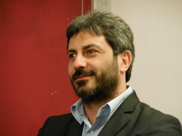 #ElezioniRegionali2015: Roberto Fico a Bordighera per sostenere i 5 stelle, Comandini "La macchina del fango si è mossa ed abbiamo chinato il capo" #ElezioniRegionali2015: Roberto Fico a Bordighera per sostenere i 5 stelle, Comandini "La macchina del fango si è mossa ed abbiamo chinato il capo"