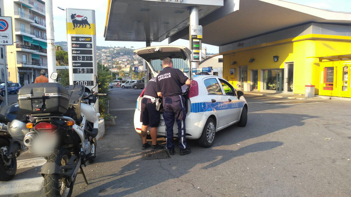 Imperia: scontro tra due moto in viale Matteotti, il bilancio è di tre feriti Imperia: scontro tra due moto in viale Matteotti, il bilancio è di tre feriti