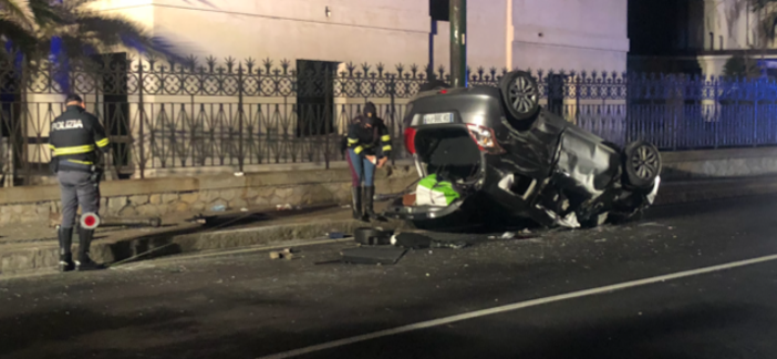 Bordighera, si ribaltò con l’auto in via Arziglia: il giudice accorda la messa alla prova alla Caritas per un giovane monegasco