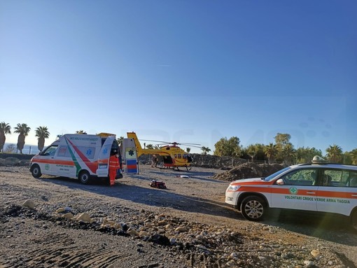 Sanremo: pedone investito da uno scooter in corso Inglesi, portato in elicottero al Santa Corona