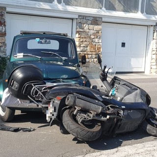 Imperia: scontro tra auto e scooter alla Spianata, ex bomber dell'Imperia Celella al pronto soccorso Imperia: scontro tra auto e scooter alla Spianata, ex bomber dell'Imperia Celella al pronto soccorso