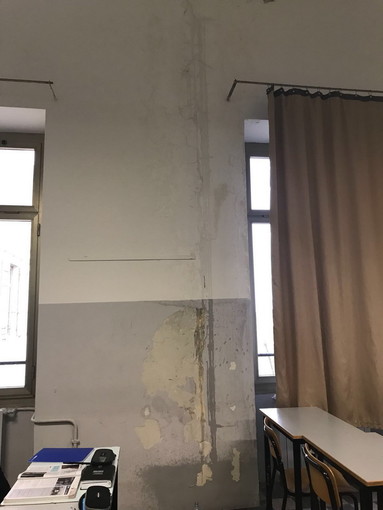 Sanremo: aule fatiscenti all’Istituto Colombo, la segnalazione con foto di 'Rinnovamento a Ponente'