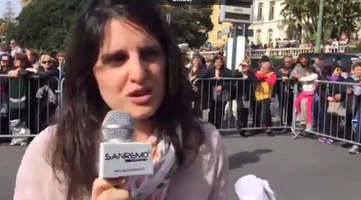 'SanremoInFiore': in diretta dal percorso le interviste agli spettatori che seguono la kermesse dei carri fioriti (Video)