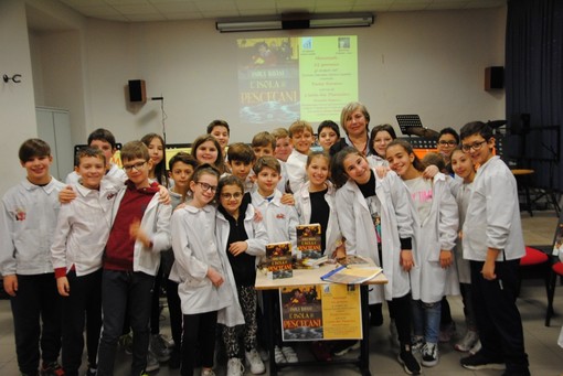 Sanremo: incontro tra gli studenti dell'Istituto Centro Levante con la scrittrice Paola Ravani (foto) Sanremo: incontro tra gli studenti dell'Istituto Centro Levante con la scrittrice Paola Ravani (foto)