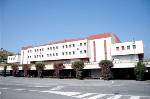Sanremo, ai 'Martedì di scienza' dell'istituto professionale socio-sanitario l'infettivologo Papa Sanremo, ai 'Martedì di scienza' dell'istituto professionale socio-sanitario l'infettivologo Papa