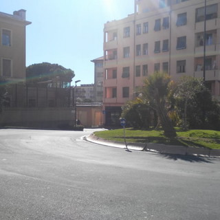 Imperia: affetto da problemi psichiatrici, giovane migrante fermato e condotto al pronto soccorso Imperia: affetto da problemi psichiatrici, giovane migrante fermato e condotto al pronto soccorso