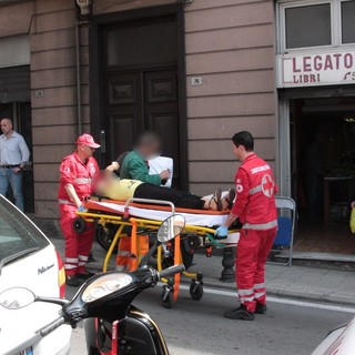 Sanremo: scontro tra uno scooter ed un furgoncino via Massa, leggermente ferita una donna Sanremo: scontro tra uno scooter ed un furgoncino via Massa, leggermente ferita una donna