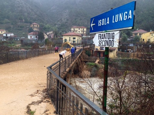Danni da maltempo: Confagricoltura lancia l'allarme, a Ceriana e Badalucco portati via interi uliveti Danni da maltempo: Confagricoltura lancia l'allarme, a Ceriana e Badalucco portati via interi uliveti