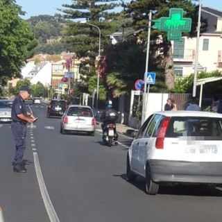 Cervo, turista travolto da uno scooter mentre attraversava la strada (foto)