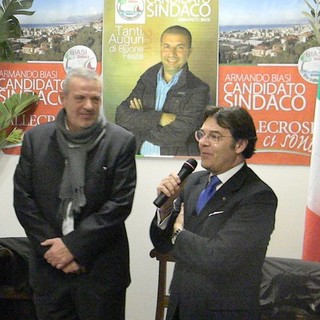 Successo per inaugurazione del point elettorale 'Insieme a Vivi Vallecrosia'. Le foto