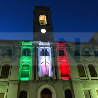 Imperia "accoglie" la zona bianca con la musica e l'illuminazione del palazzo comunale