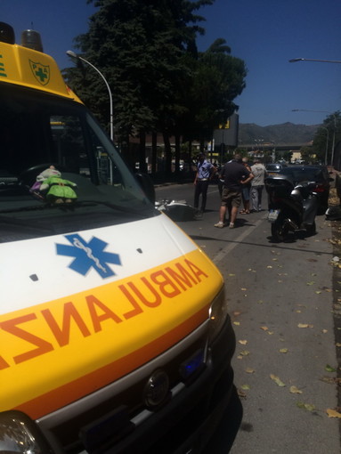 Ventimiglia: incidente stradale a Roverino, uno scooter si scontra contro un'auto Ventimiglia: incidente stradale a Roverino, uno scooter si scontra contro un'auto