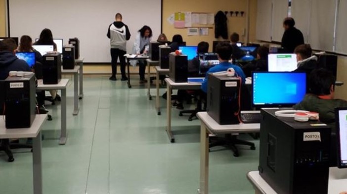 Progetto ‘Fisco & Scuola’: serie di incontri presso l’Istituto Montale di Bordighera e il Fermi-Polo di Ventimiglia Progetto ‘Fisco & Scuola’: serie di incontri presso l’Istituto Montale di Bordighera e il Fermi-Polo di Ventimiglia