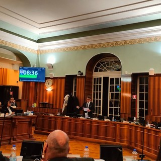 Consiglio comunale di Sanremo: rischio balneare in centro città, Ventimiglia (Lega): "Se toglieremo la balneazione, cosa diremo alla gente?"