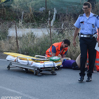 Sanremo: violento scontro tra uno scooter ed un'auto in strada Sen. Marsaglia