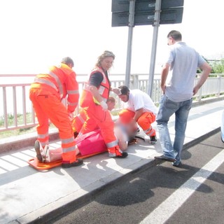 Sanremo: malore alla guida, scontro frontale tra due auto in corso Mazzini vicino a La Vesca