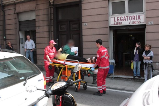 Sanremo: scontro tra uno scooter ed un furgoncino via Massa, leggermente ferita una donna Sanremo: scontro tra uno scooter ed un furgoncino via Massa, leggermente ferita una donna