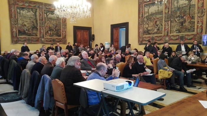 Accoglienza migranti: i sindaci della provincia votano la gestione tramite SPRAR. Contrari Bordighera e i comuni del golfo dianese Accoglienza migranti: i sindaci della provincia votano la gestione tramite SPRAR. Contrari Bordighera e i comuni del golfo dianese