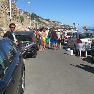 Tutti al mare quest'oggi ma ai 'Tre Ponti' è stata una giornata di passione: alla fine è intervenuta la Municipale