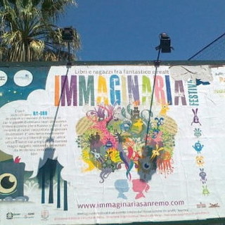 Sanremo: 'Immaginaria Festival 2012', una lettrice 'tira le orecchie' alle mammine che si lamentano Sanremo: 'Immaginaria Festival 2012', una lettrice 'tira le orecchie' alle mammine che si lamentano