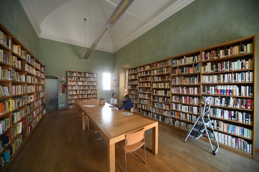Biblioteca di Ventimiglia chiusa nei momenti chiave: gli studenti accusano "Ci continuate a privare degli spazi che ci servono per la nostra formazione"