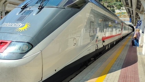 Presentata la 'Summer Experience 2022' di Trenitalia Liguria: da domenica 12 giugno due Intercity tra Milano e Ventimiglia
