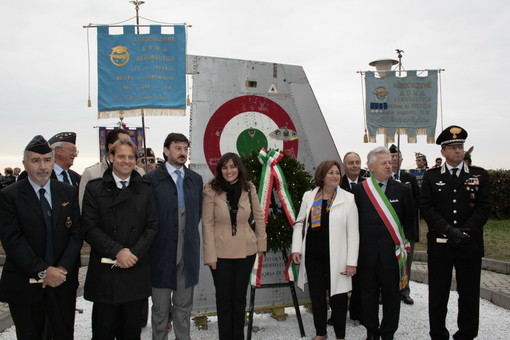 Ventimiglia: inaugurato stamane il monumento agli avieri alla presenza del sottosegretario Viale