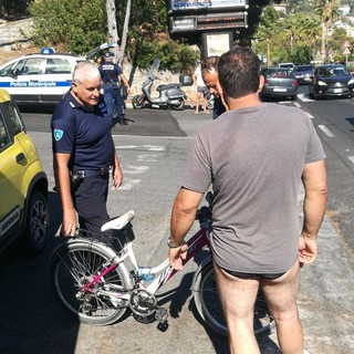 Ospedaletti: incidente sull'Aurelia. Scontro tra un bambino in bici e un uomo in scooter