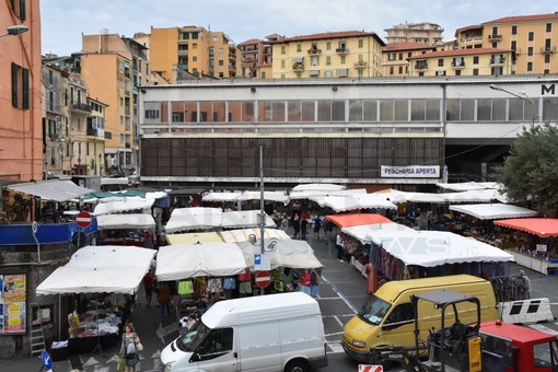 Sanremo: ambulanti indisciplinati nella raccolta della plastica, da sabato i controlli degli ispettori ambientali Sanremo: ambulanti indisciplinati nella raccolta della plastica, da sabato i controlli degli ispettori ambientali