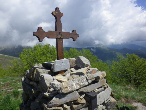 Domenica 14 maggio, escursione nel Parco Naturale delle Alpi Liguri tra il fascino dell’ombroso bosco di Rezzo