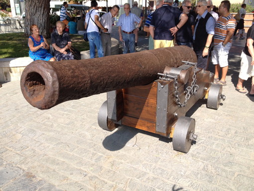 Diano Marina: inaugurato oggi il restauro del Cannone, Za: "Un simbolo di rivalsa e di rinascita"
