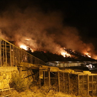 Sanremo: incendio di martedì sera in frazione Coldirodi, indagini difficili ma si dà la caccia ad un'auto azzurra Sanremo: incendio di martedì sera in frazione Coldirodi, indagini difficili ma si dà la caccia ad un'auto azzurra