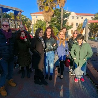 A Imperia ‘Tutti insieme per la solidarietà’: i volontari della onlus si presentano: “A Natale distribuiti 70 pacchi viveri” (Video)