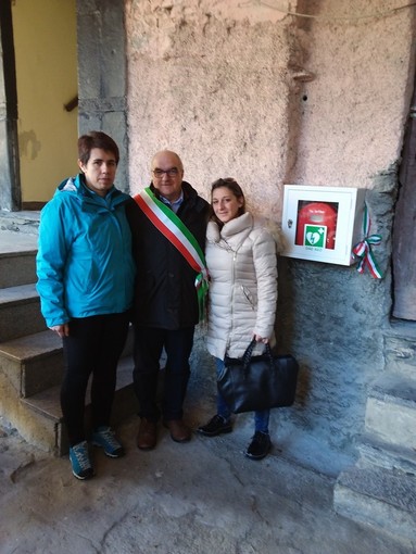 Molini di Triora: domenica scorsa inaugurato un defibrillatore ad Andagna