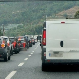 Incidente sulla A10 tra Savona e Spotorno verso la Francia: un morto, autostrada chiusa