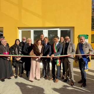 Inaugurato a Giustenice il primo dei due nuovi plessi del Polo Scolastico. Assessore Scajola: "Un investimento concreto sul futuro dei giovani e del territorio"