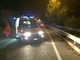 Perde il controllo della macchina e finisce contro il guard rail, incidente nella notte a Bordighera