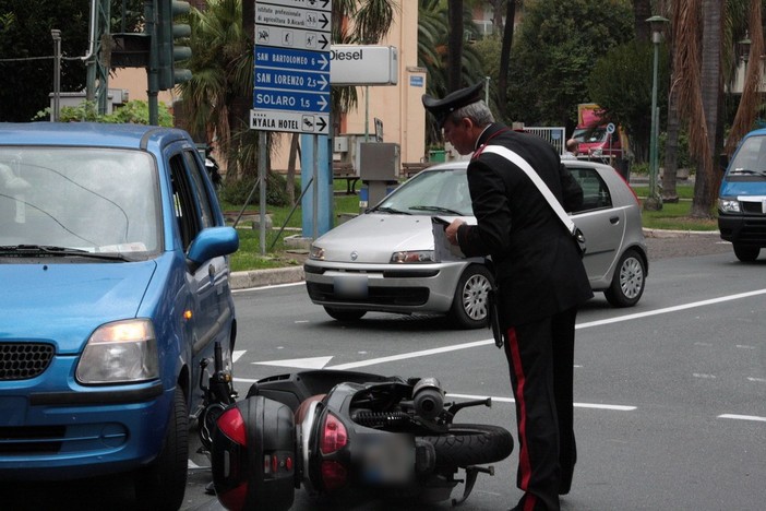Sanremo: incidente all'incrocio tra corso Matuzia e corso Inglesi, una persona ferita