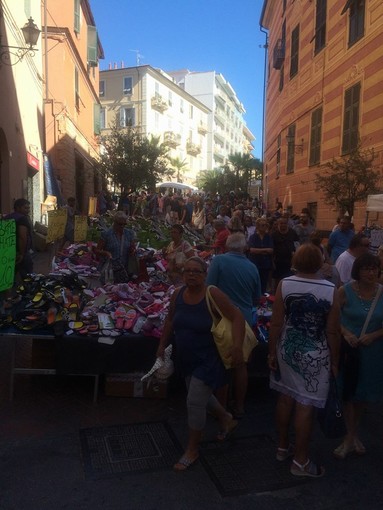 Imperia: ieri Porto Maurizio si è animata con ImperiAffari. Gorlero (Confcommercio): "Contenti turisti e commercianti"