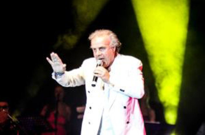 Sanremo: Capodanno tra Vip e Magia al Casinò. Jerry Calà, Massimo Ghini e il concerto di Paolo Belli