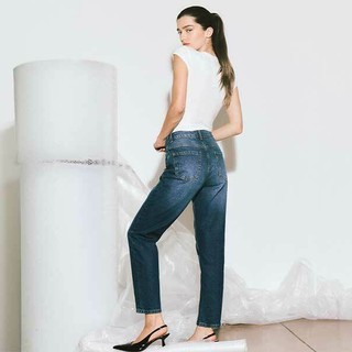 Jeans donna: i modelli di tendenza e come indossarli Jeans donna: i modelli di tendenza e come indossarli