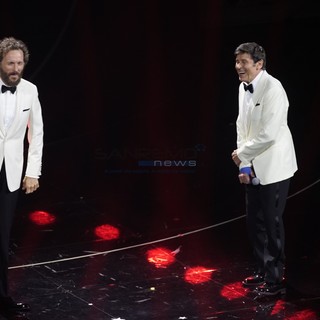 72° Festival di Sanremo: Jovanotti infiamma l'Ariston duettando con Gianni Morandi