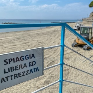 Taggia, Amaie annulla la gara per le spiagge: “Contraddizione nel disciplinare”. Cascino: “Va revocato l’affidamento” Taggia, Amaie annulla la gara per le spiagge: “Contraddizione nel disciplinare”. Cascino: “Va revocato l’affidamento”