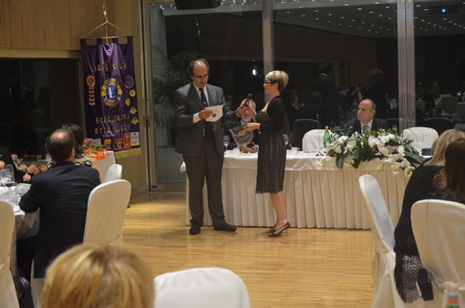 Passaggio delle cariche al Lions Club Bordighera Otto Luoghi. Gian Luca Di Rocco nuovo presidente Passaggio delle cariche al Lions Club Bordighera Otto Luoghi. Gian Luca Di Rocco nuovo presidente