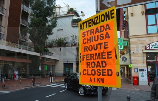 Bordighera: scattata questa mattina, senza troppe difficoltà, la chiusura dell'Aurelia all'altezza di via Pasteur per la realizzazione della rotonda